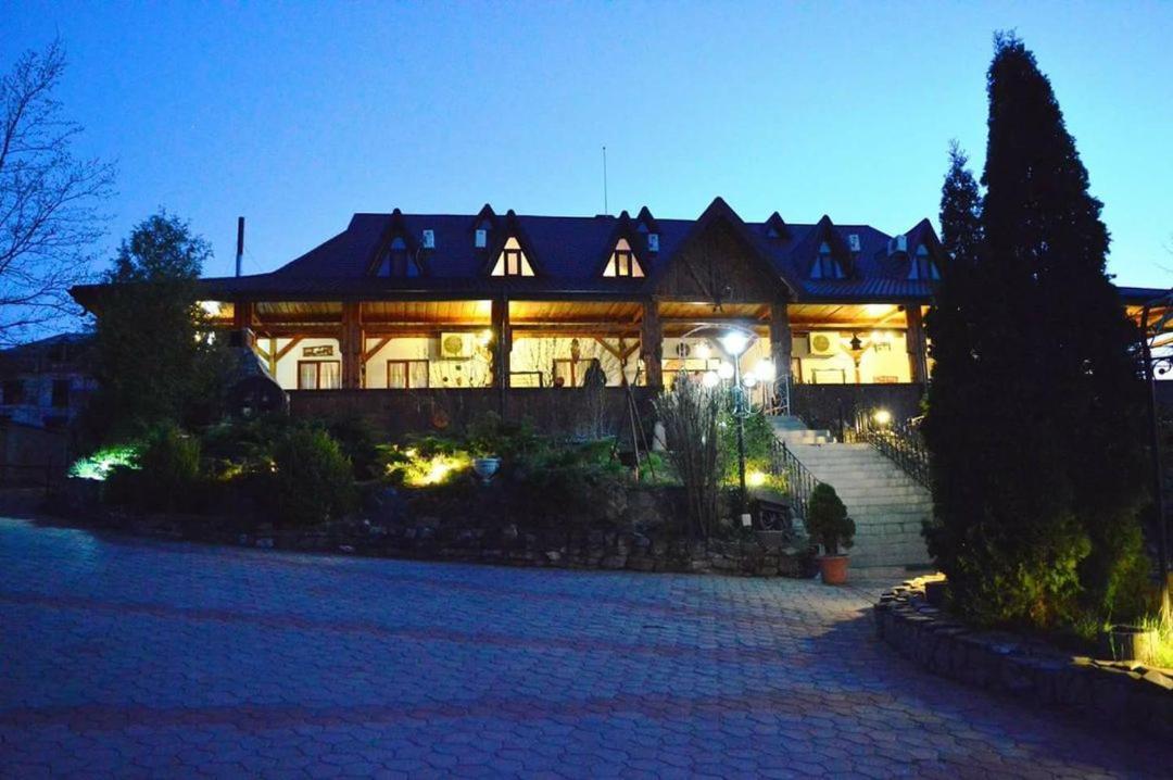 Hotel Casa Boiereasca Iasi Exterior foto
